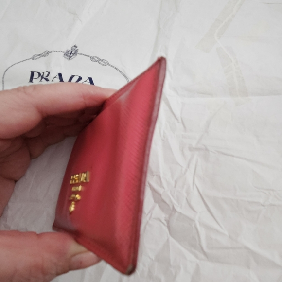 Prada Saffiano leather with gold metal hardware in Peonia pink - Picture 6 of 9